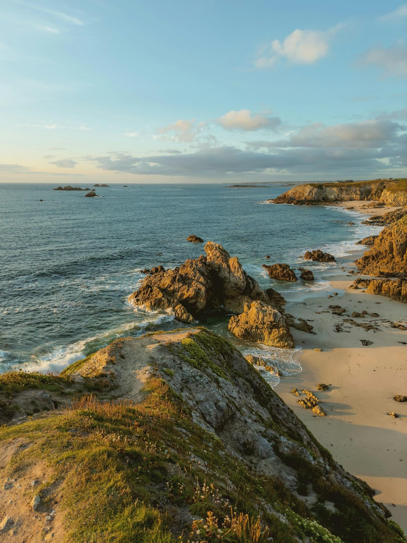 Les falaises et l’océan à Plouarzel