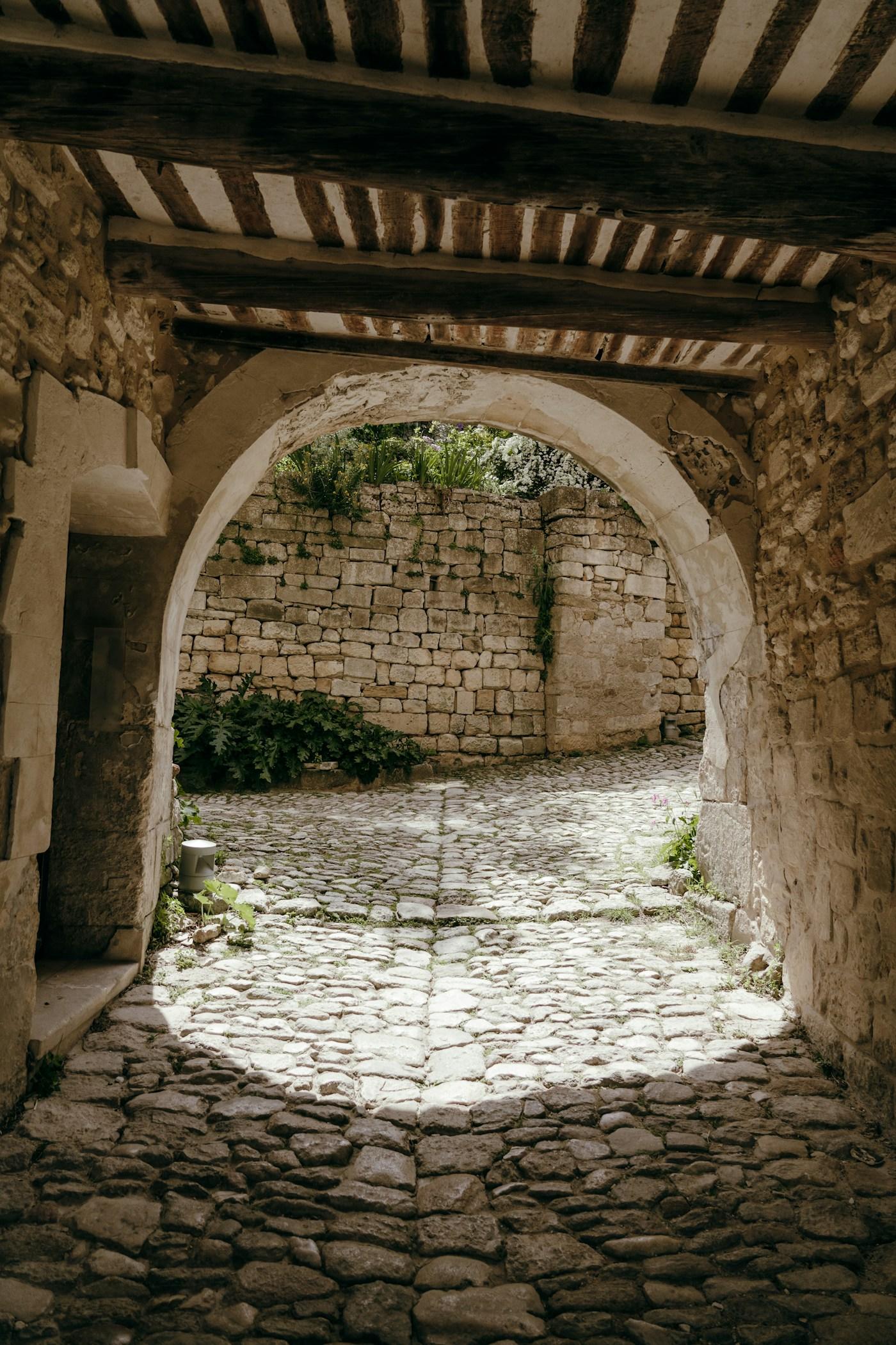Une ruelle de Gordes, en Provence
